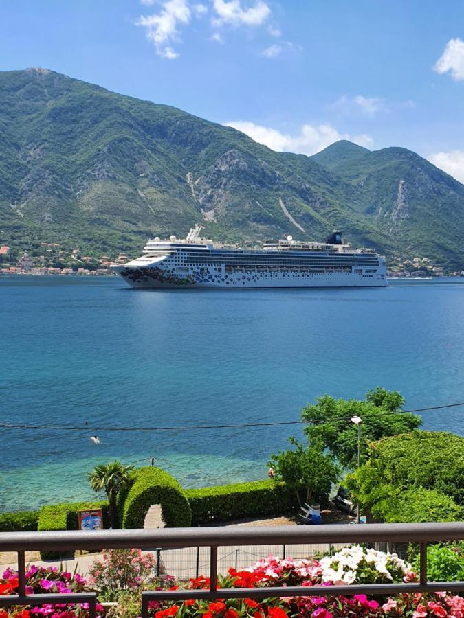 La Grande Apartments Kotor Exteriör bild