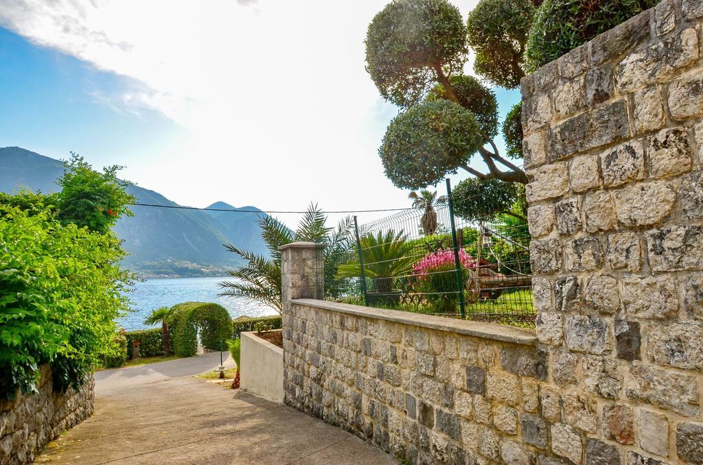 La Grande Apartments Kotor Exteriör bild