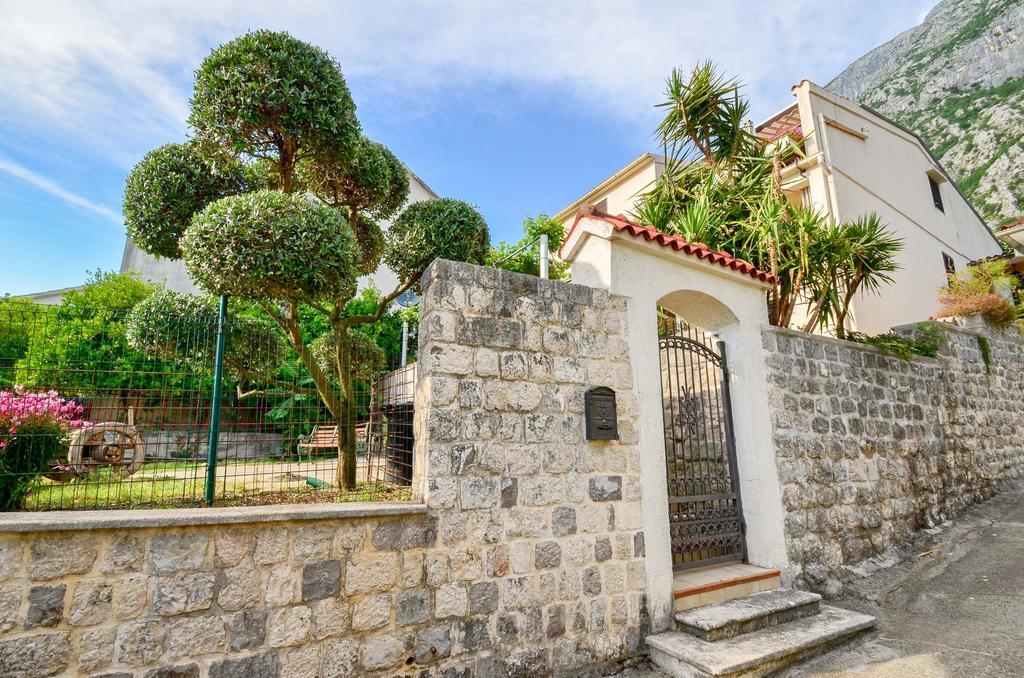 La Grande Apartments Kotor Exteriör bild